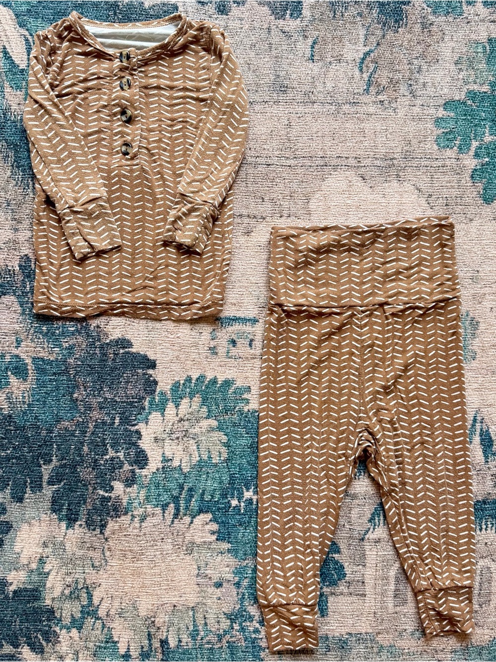 Lou Lou and Company Baby Henley Top & Pants Set in Brown - 6-12 Months